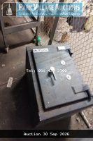 SMALL DROP SAFE - NO KEYS