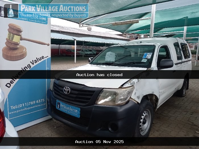 2015 TOYOTA HILUX 2.5 D-4D PU SC (ODO : 1NO READING)
