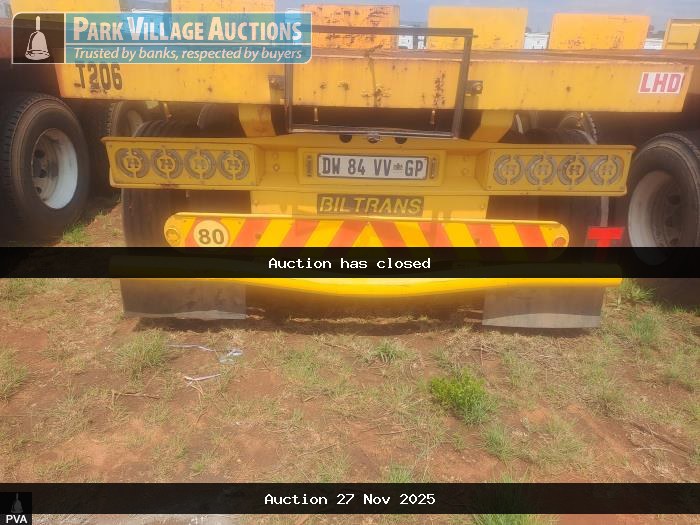 2015 SA TRUCK BODIES TRI-AXLE FLAT DECK TRAILER