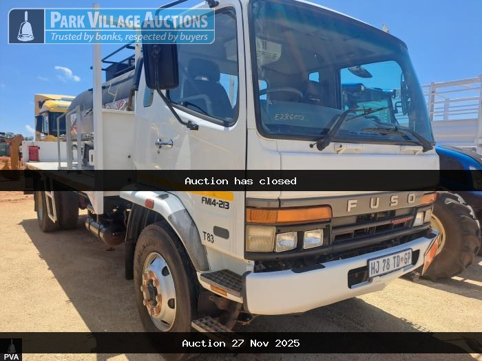 2009 FUSO FMI 4-213 FLAT DECK WITH 5000L DIESEL TANK