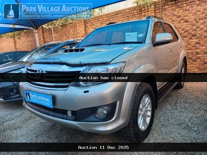 2014 TOYOTA FORTUNER 3.0D-4D RB AT (ODO : 215710)