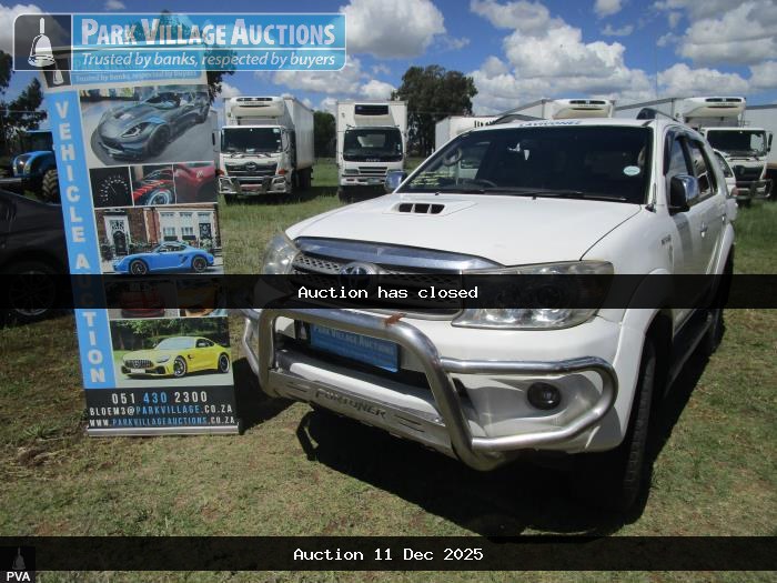 2011 TOYOTA FORTUNER 3.0D-4D 4X4 AT (ODO : 373423)