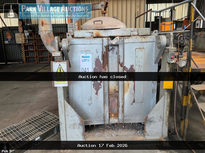 HOLDING FURNACE
