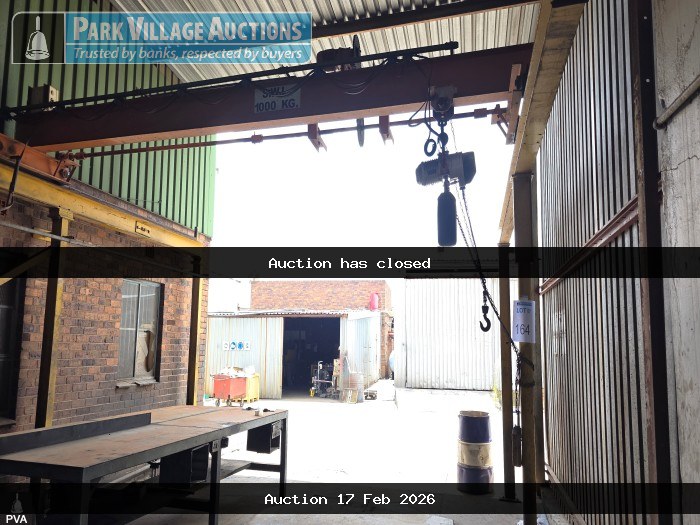 1 TON OVERHEAD GANTRY CRANE 5M SPAN WITH RAILING
