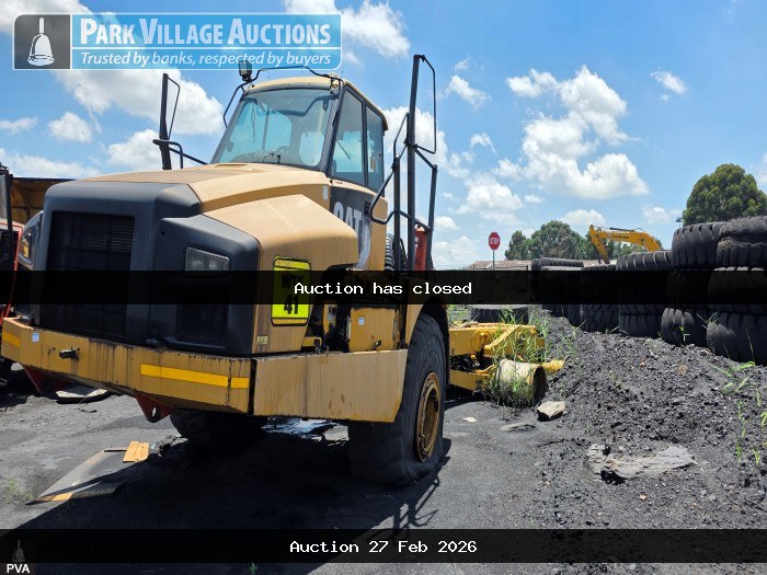 2011 CATERPILLAR 740B DUMP TRUCK SN L4E00513