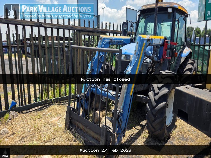 NEW HOLLAND TRACTOR