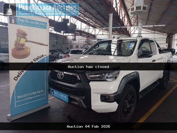 2023 TOYOTA HILUX 2.8 GD-6 RB LEGEND AT (ODO : 102414)