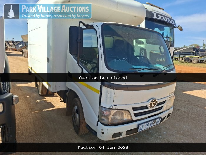 2015 TOYOTA DYNA 4-093 CLOSE BODY RIGID TRUCK