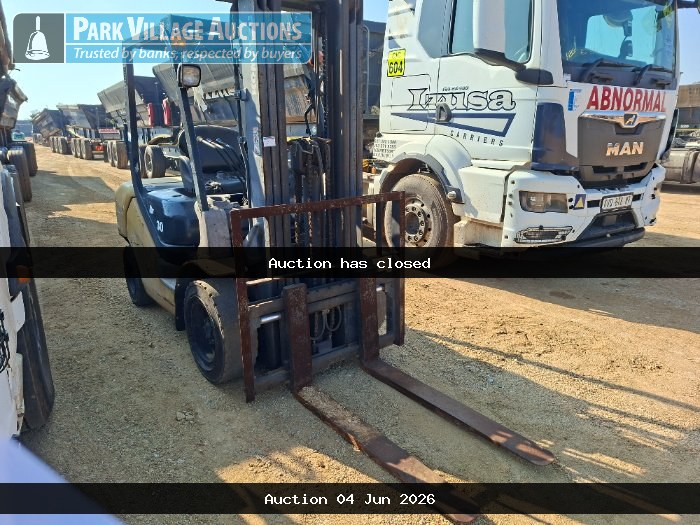 2010 KOMATSU 3 TON FORKLIFT