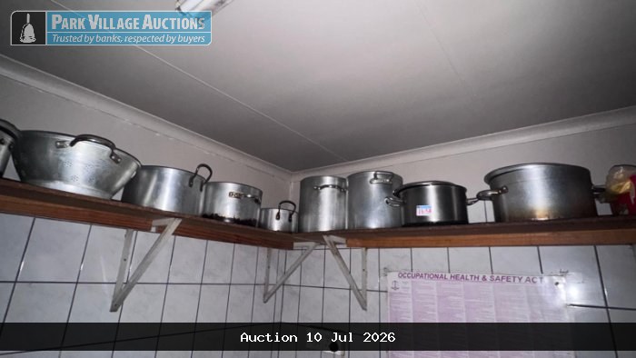 LARGE ALUMINUM COOKING POTS