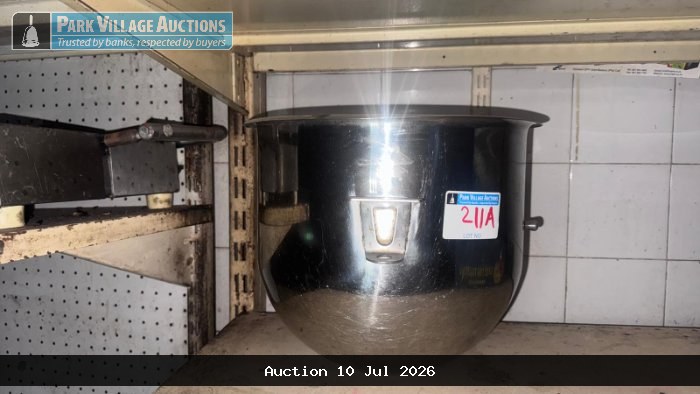 LARGE STAINLESS STEEL MIXING BOWL