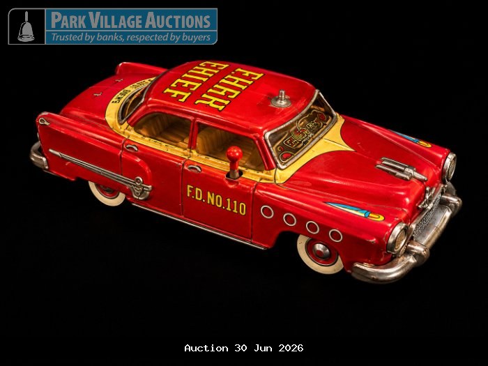 ELECROMOBILE VINTAGE RED TIN FIRE CHIEF CAR WITH CLASSIC DETAILING