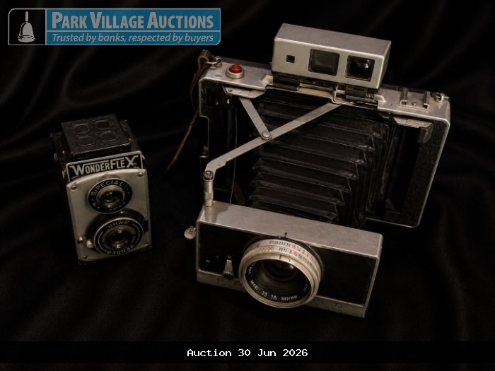 TWO VINTAGE CAMERAS, INCLUDING A TIMIOKA BELLOWS CAMERA AND WONDERFLEX CAMERA