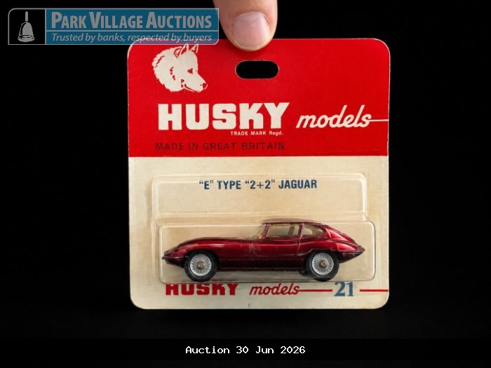 PACKAGED HUSKY MODELS E TYPE 22 JAGUAR COLLECTIBLE MODEL CAR ON ORIGINAL CARD