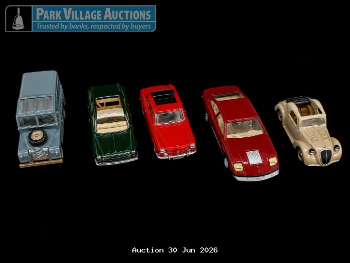 VITESSE & CORGI TOYS COLLECTION OF ASSORTED DIE-CAST VINTAGE MODEL CARS, INCLUDING A VAN, CONVERTIBLES AND CLASSIC SPORTS CARS