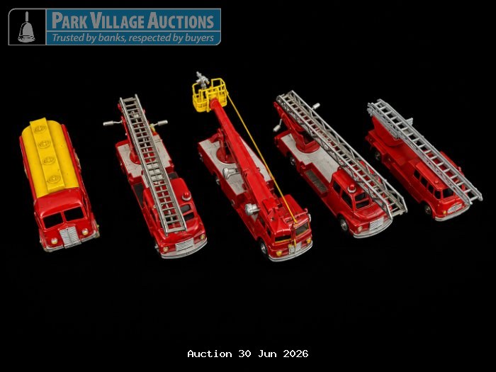 DINKEY TOYS COLLECTION OF 5 X RED DIE-CAST FIRE ENGINE MODELS WITH LADDERS AND EMERGENCY DETAILING,