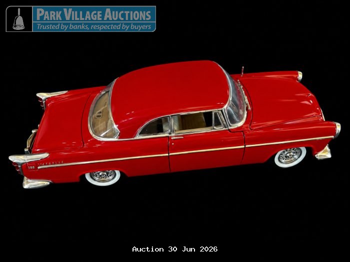 MOTOR MAX CHRYSLER C300 RED CHEVROLET BEL AIR-STYLE DIE-CAST CLASSIC CAR MODEL WITH CHROME DETAILING AND WHITEWALL TYRES