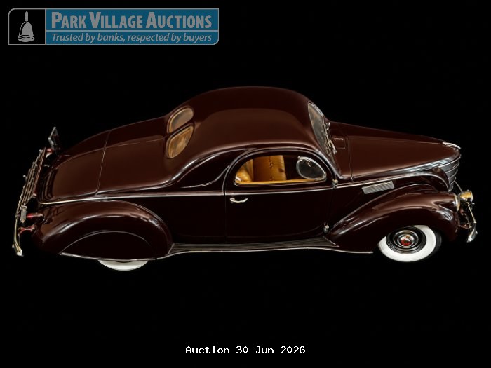 PRECISION 100 COLLECTION DARK BROWN VINTAGE-STYLE DIE-CAST CLASSIC COUP MODEL WITH CHROME DETAILING AND WHITEWALL TYRES