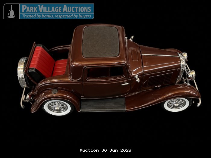 1932 FORD 3-WINDOW COUPE DARK BROWN VINTAGE-STYLE DIE-CAST CLASSIC COUP MODEL WITH RED INTERIOR, CHROME DETAILING