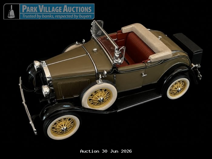 1931 FORD MODEL A, VINTAGE-STYLE DIE-CAST ROADSTER MODEL IN OLIVE AND BLACK WITH CHROME DETAILING, GOLD SPOKED WHEELS AND WHITEWALL TYRES