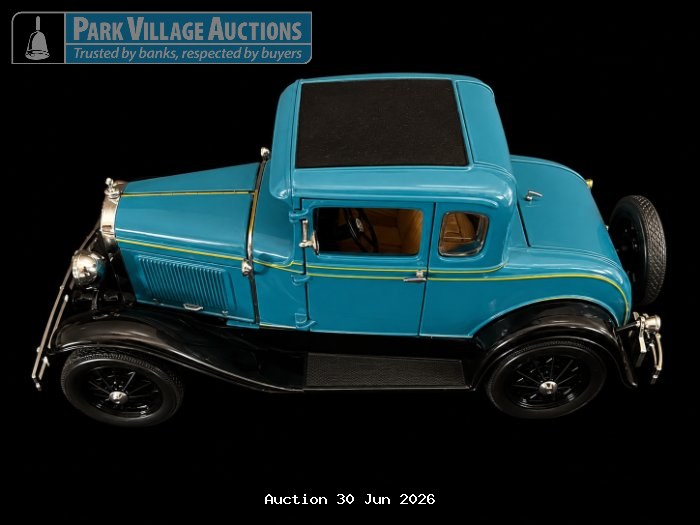1931 FORD MODEL A, TURQUOISE VINTAGE-STYLE DIE-CAST CLASSIC COUP MODEL WITH BLACK FENDERS, BLACK ROOF AND CHROME DETAILING
