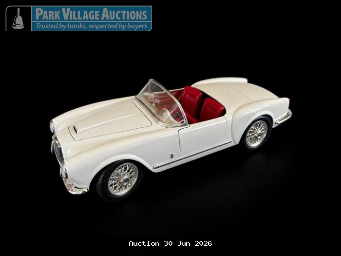 BURAGO 1955 LANCIA AURELIA B24 SPIDER WHITE VINTAGE-STYLE DIE-CAST CONVERTIBLE MODEL CAR WITH RED INTERIOR, WIRE-SPOKE WHEELS