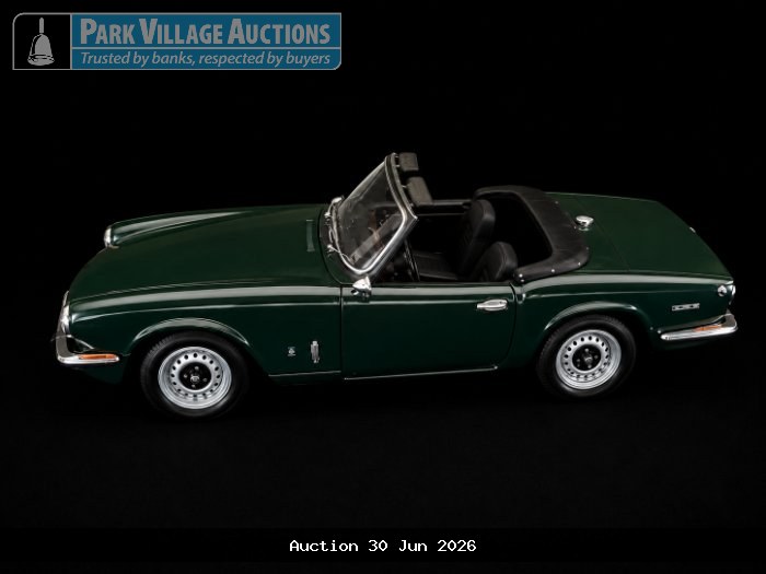 CHRONO TRUIMPH SPITFIRE MKIV, DARK GREEN DIE-CAST CLASSIC CONVERTIBLE MODEL WITH BLACK INTERIOR,