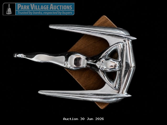 CHROME VINTAGE CAR HOOD ORNAMENT MOUNTED ON A WOODEN BASE