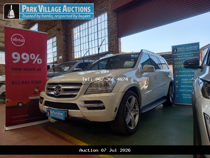 2011 MERCEDES-BENZ GL 500 (ODO : 188596)
