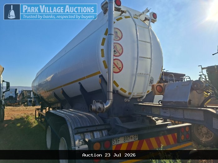 2005 D M TANKER 35000L DOUBLE AXLE FUEL TANKER