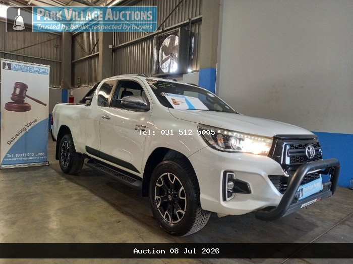 2020 TOYOTA HILUX 2.8 GD6 4X4 AT E CAB LEGEND 50 (ODO : 230532)