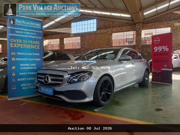 2017 MERCEDES-BENZ E 200 AVANTGARDE (ODO : 122238)