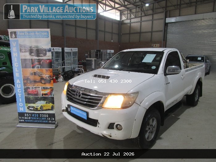 2015 TOYOTA HILUX 3.0 D-4D LEGEND 45 RB PU SC (ODO : 272654)