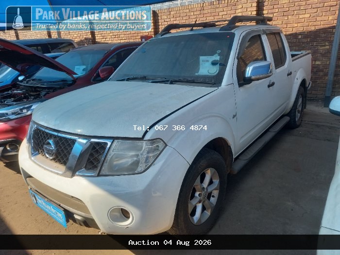 2015 NISSAN NAVARA 2.5 DCI LE 4X4 AT PU DC (ODO : 322250)