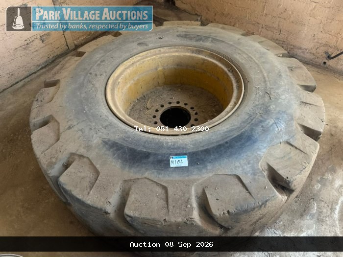 KOMATSU TYRE RIM 20-5-25