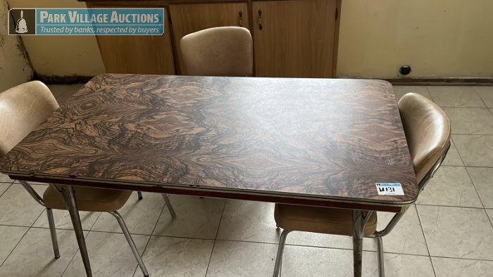 TABLE + 3 CHAIRS