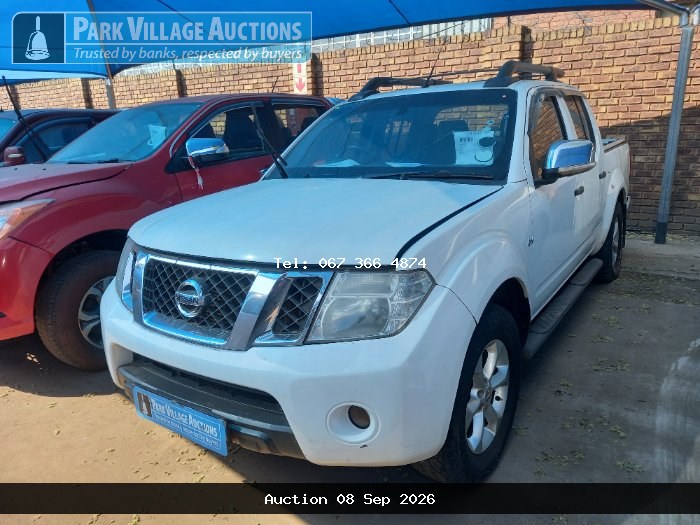 2015 NISSAN NAVARA 2.5 DCI LE 4X4 AT PU DC (ODO : 322250)