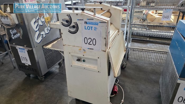 DOUGH MIXER