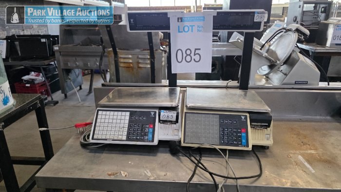 2 X DIGI SM-110 SCALE EXCLUDING TABLE