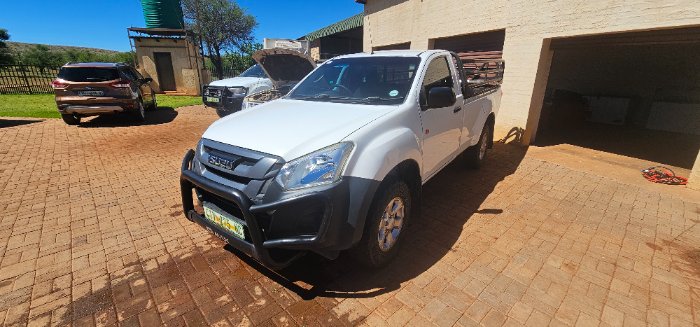 2019 D-MAX 250 HO FLEETSIDE S/C P/U 
REGISTRATION NR: CTY275NC 
VIN NR: ACVNRRHR3J4029369
53 767 KM