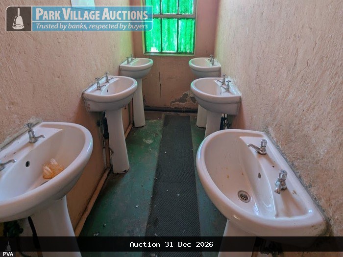 INVESTMENT OPPORTUNITY FLEXIBLE SHORT-TERM ACCOMMODATION WITH STRONG INCOME POTENTIAL