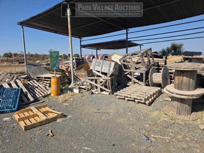 WOODEN PALLETS AND CABLE BOBBINS