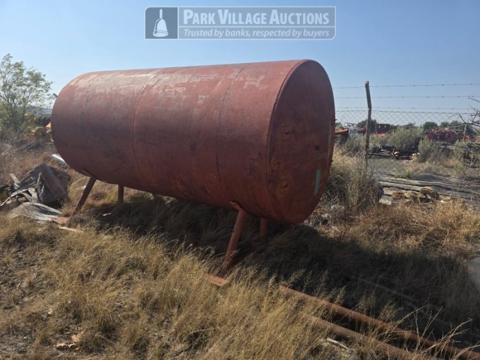 LOT TANK AND PIPES - SCRAP METAL