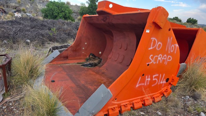 1 X REFURBISHED LHD BUCKET LH514