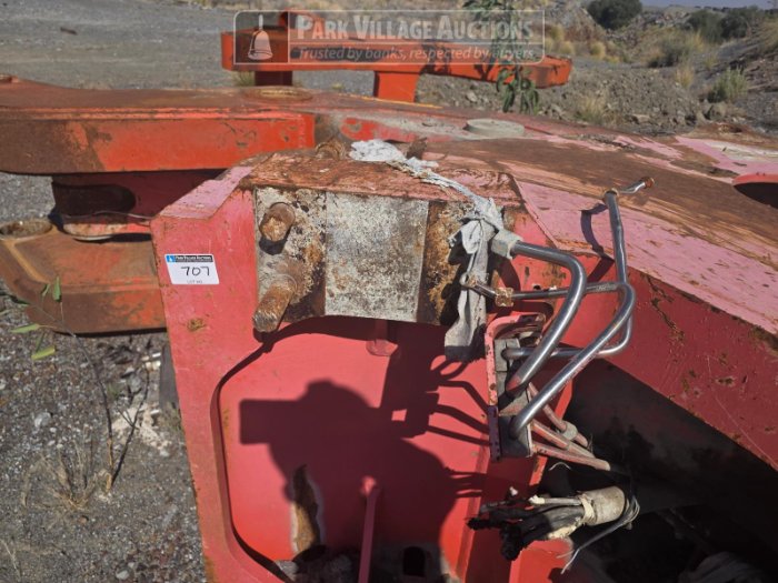 1 X FRONT PORTION OF LOADER ARM - SCRAP