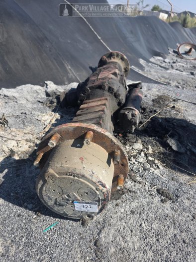 1 X MANITOU AXLE - SCRAP, POSSIBLE REFURNISHABLE