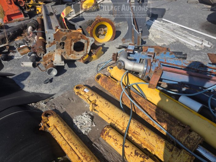 LOT CYLINDERS AND SCRAP