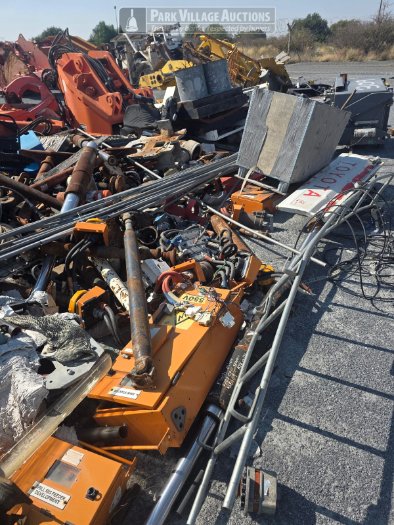 2 PIECE SANDVIK LOADER SPARES - DIFFERENT PIECES
