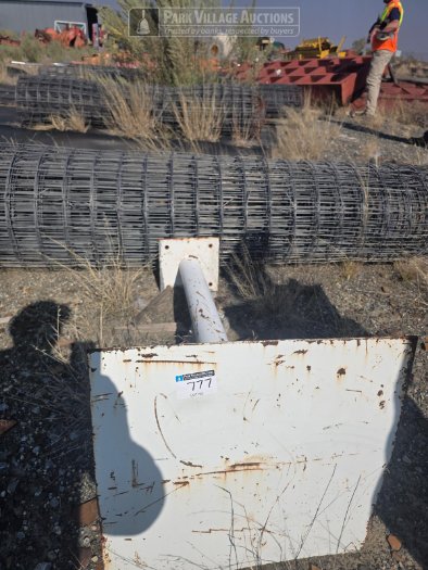 6 X WIRE MESH ROLLS WITH ONE STAND