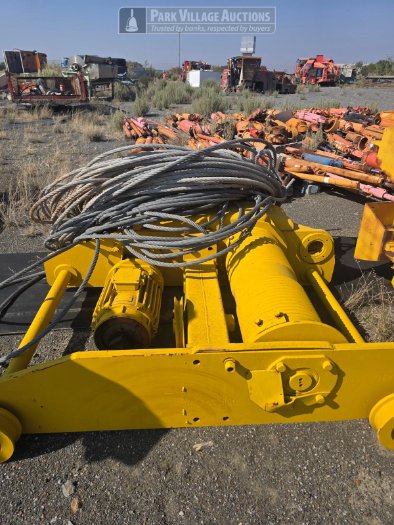 LOT COMPLETE UNDERGROUND CRANE WITH STEEL ROPE